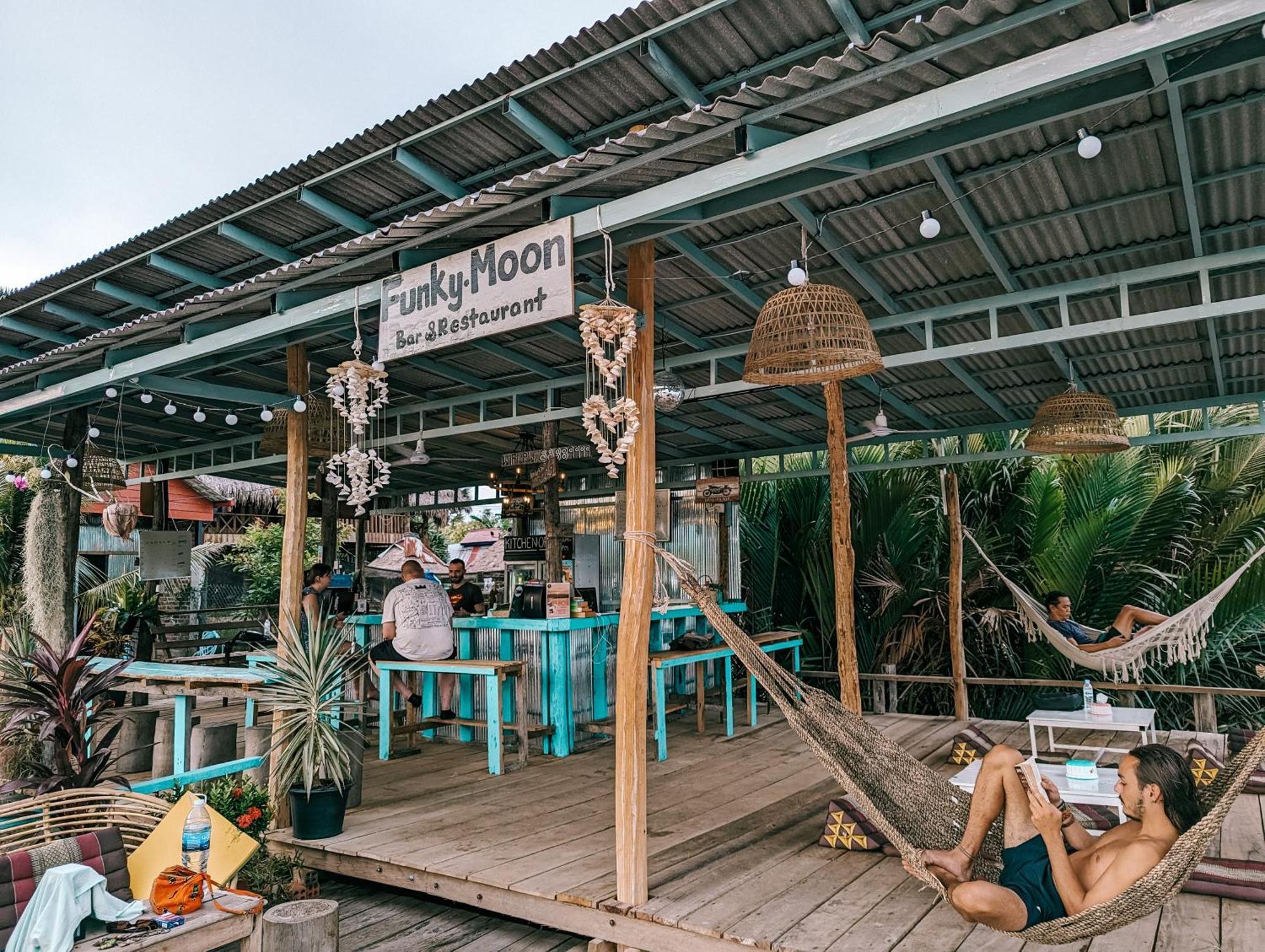 Albergue Funky Moon Kampot Exterior foto